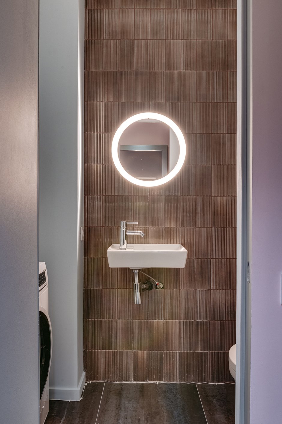 В санузле была использована плитка Diesel, которая придает интерьеру урбанистическое настроение.