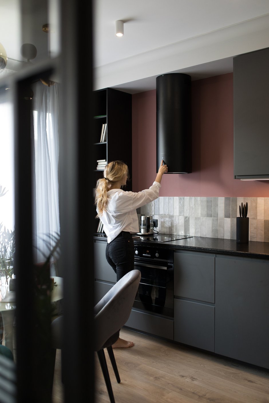 Фотография: Кухня и столовая в стиле Современный, Квартира, Студия, Проект дня, Санкт-Петербург, 1 комната, до 40 метров, Нина Иваненко – фото на INMYROOM