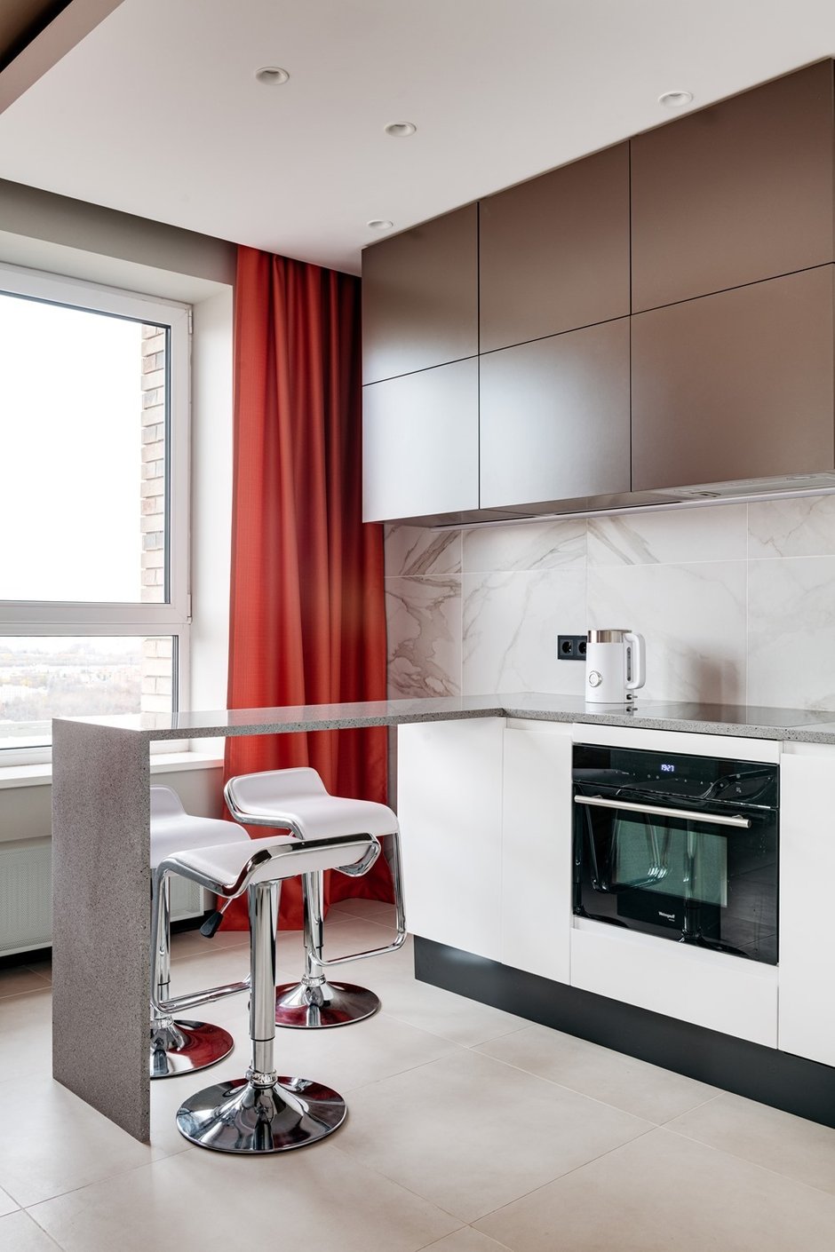 Фотография: Кухня и столовая в стиле Современный, Эклектика, Квартира, Проект дня, Москва, Ольга Погорелова, 3 комнаты, 60-90 метров – фото на INMYROOM