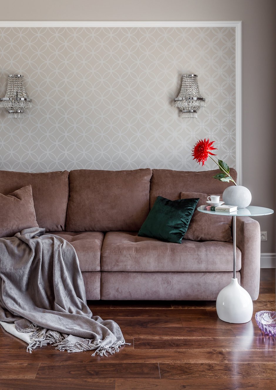 Фотография: Гостиная в стиле Современный, Классический, Квартира, Проект дня, Сочи, Лидия Большакова, Монолитный дом, 4 и больше, Более 90 метров, Эксклюзивные проекты – фото на INMYROOM