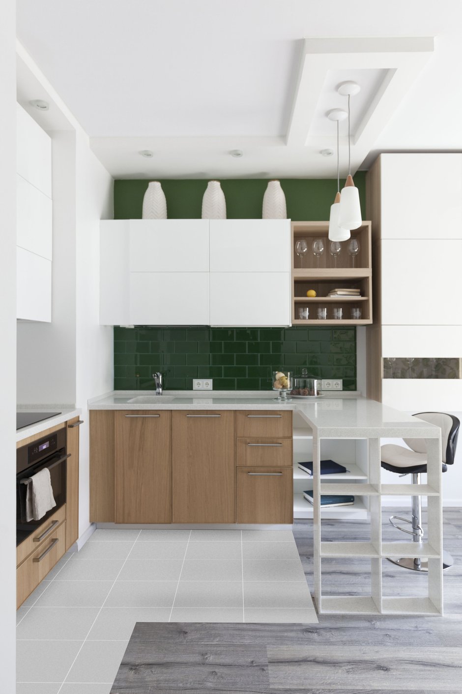 Фотография: Кухня и столовая в стиле Современный, Малогабаритная квартира, Квартира, Проект недели, Москва, Монолитный дом, 2 комнаты, до 40 метров, Юлия Беляева – фото на INMYROOM