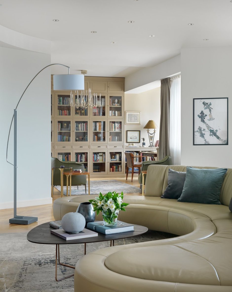 Фотография: Гостиная в стиле Современный, Квартира, Проект дня, Москва, Олеся Шляхтина, 4 и больше, Более 90 метров, Монолитно-кирпичный, Эксклюзивные проекты – фото на INMYROOM