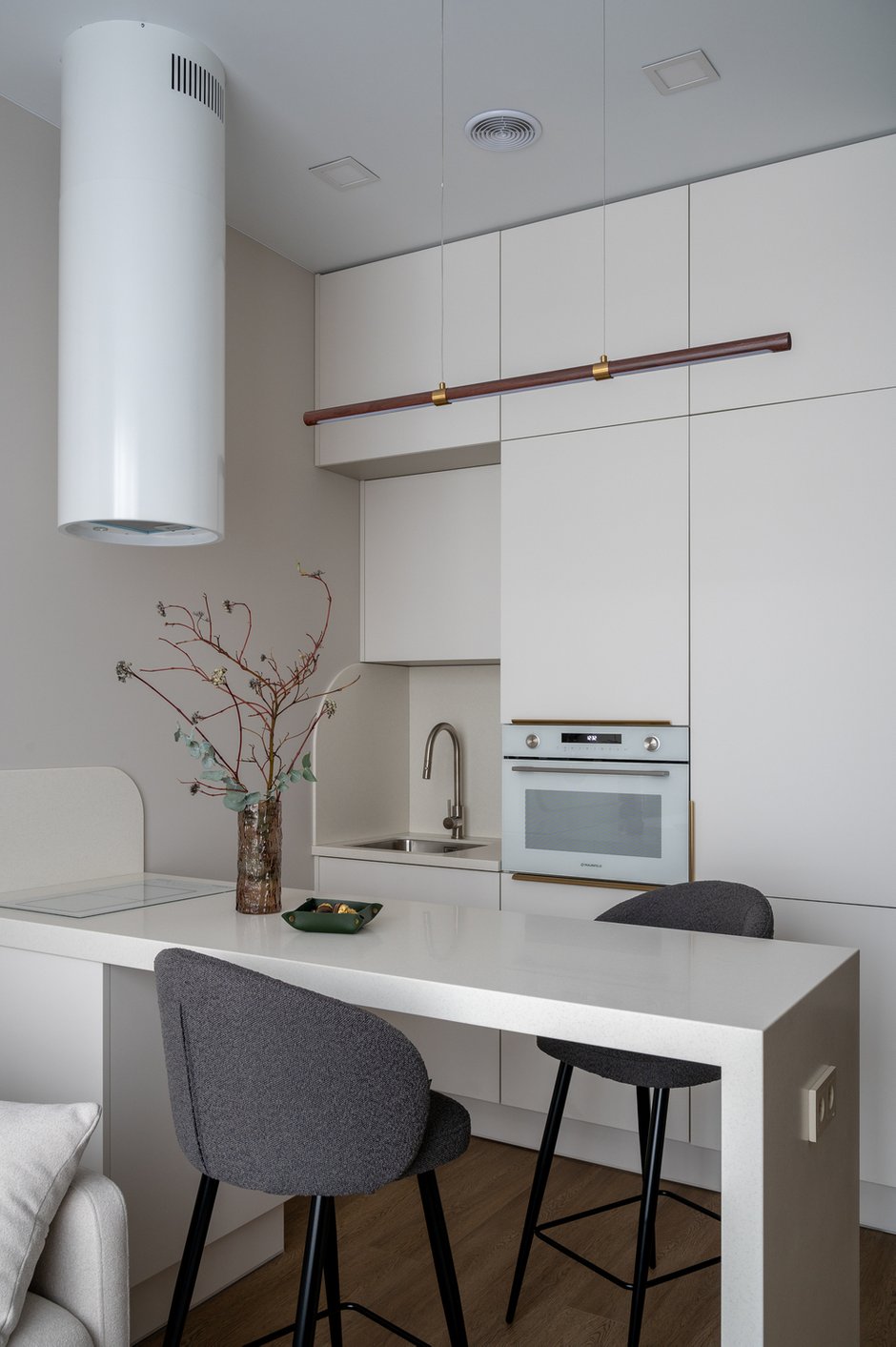 Фотография: в стиле , Современный, Малогабаритная квартира, Квартира, Проект дня, Москва, Монолитный дом, 1 комната, до 40 метров, Евгения Акимова, фото интерьера, дизайн интерьера фото – фото на INMYROOM