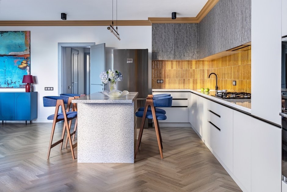 Фотография: Кухня и столовая в стиле Современный, Эклектика, Квартира, Проект дня, Казахстан, 3 комнаты, Более 90 метров, Надира Мустафина – фото на INMYROOM