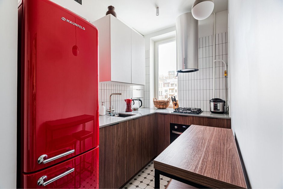 Фотография:  в стиле , Интерьер комнат, Интерьерный стиль, Дизайн интерьера, Советы, дизайн маленькой кухни, как обустроить маленькую кухню, маленькая кухня, идеи обустройства узкой кухни, как оформить интерьер кухни, интерьер кухни, эргономика маленькой кухни, интерьер маленькой кухни, Как сделать маленькую кухню функциональной без сноса стен, Как сделать маленькую кухню функциональной – фото на INMYROOM