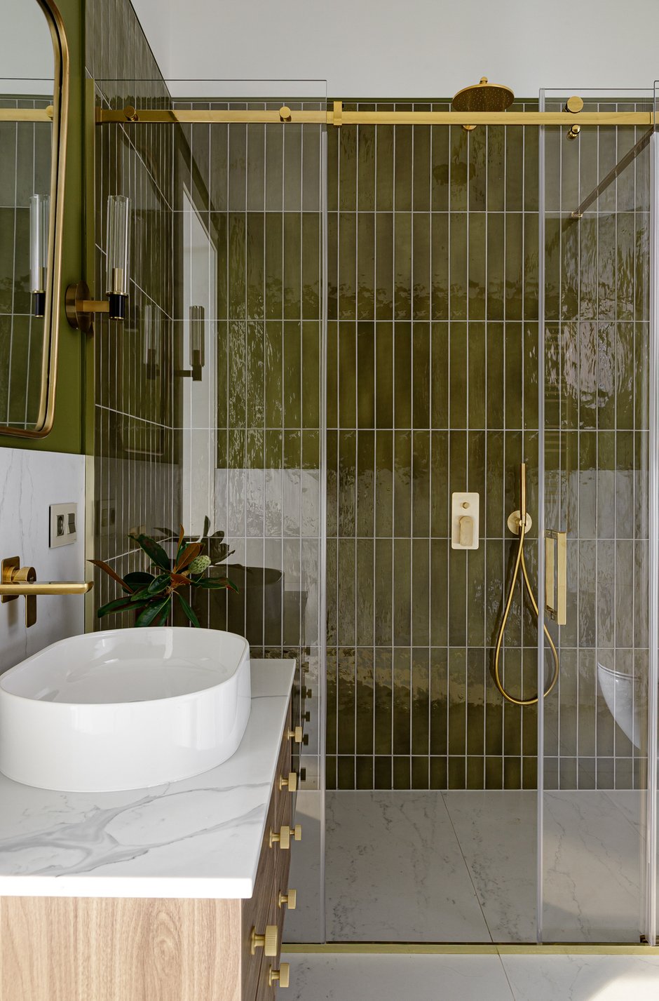 Фотография: Ванная в стиле Классический, Современный, Дом, Проект дня, Дом и дача, Краснодар, Кирпичный дом, 4 и больше, Более 90 метров, Татьяна Черкашина – фото на INMYROOM
