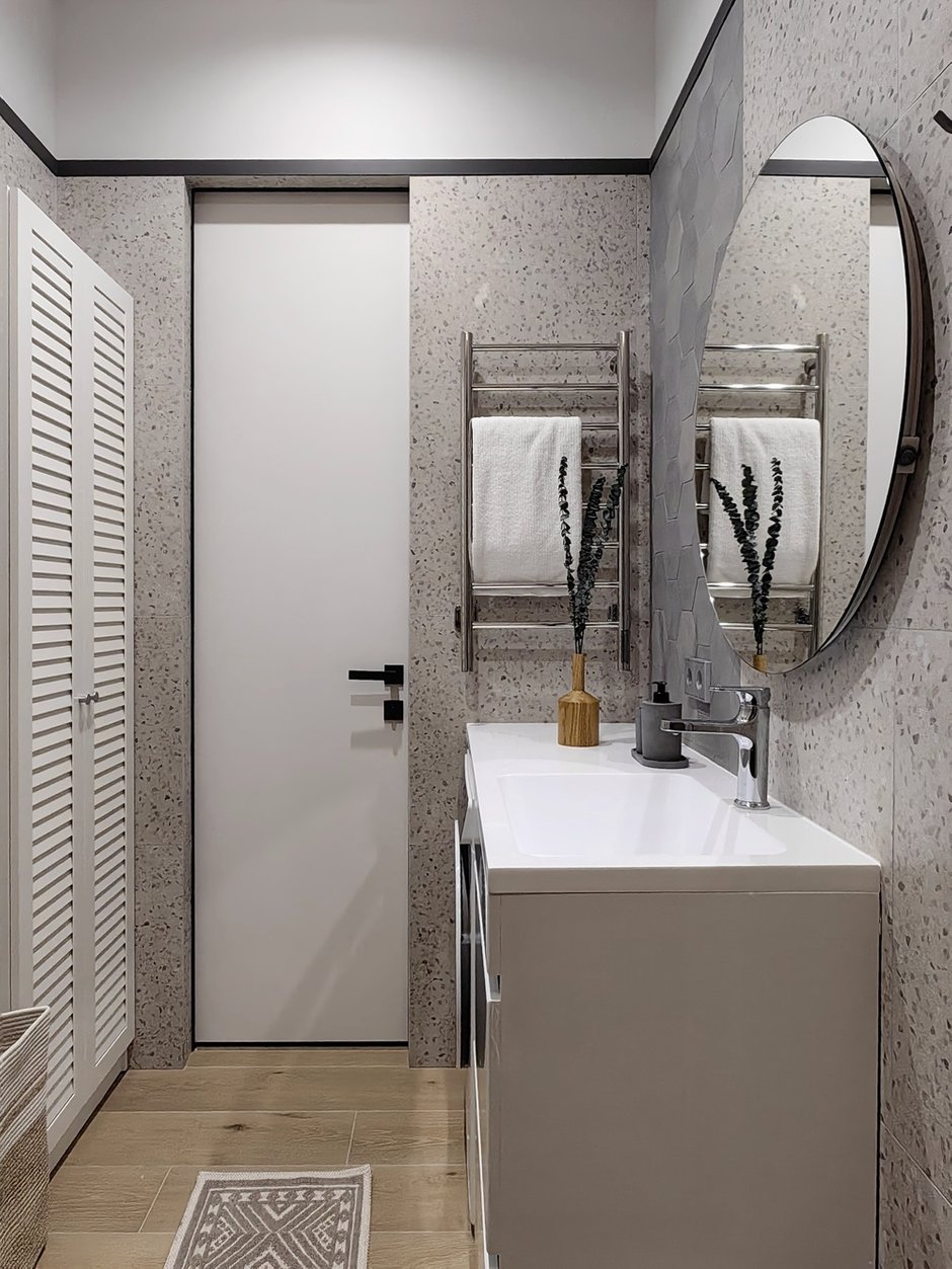 Фотография: Ванная в стиле Современный, Малогабаритная квартира, Квартира, Проект дня, Москва, Монолитный дом, 1 комната, до 40 метров, Юлия Гордеева, современный с элементами минимализма и скандинавского стиля, ЖК «Логос» – фото на INMYROOM