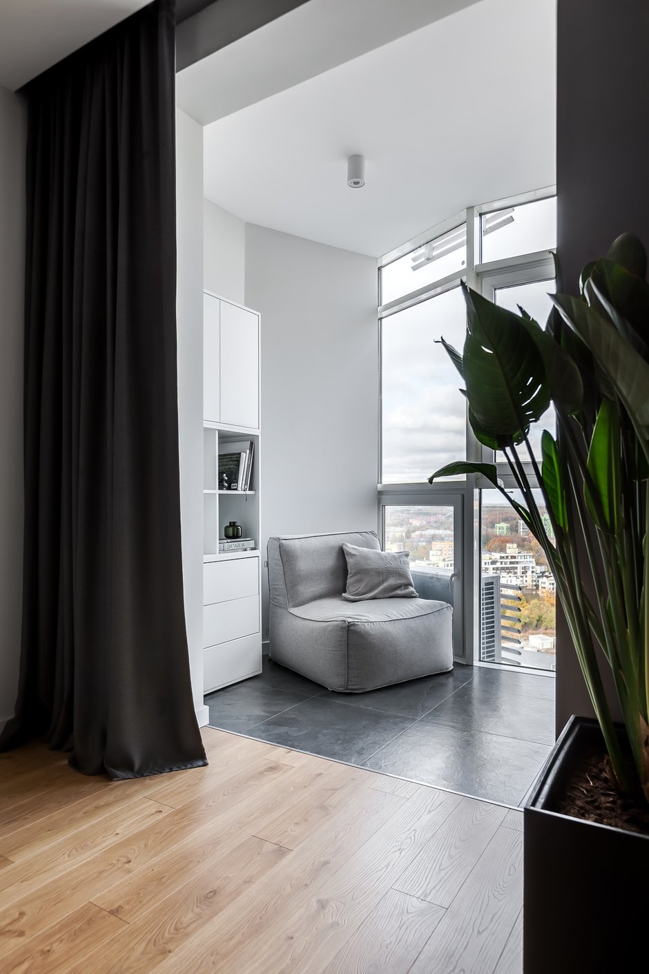 Фотография: Балкон в стиле Минимализм, Современный, Квартира, Проект дня, Химки, 3 комнаты, 60-90 метров, Flatforfox – фото на INMYROOM