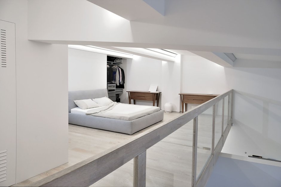 Фотография: Спальня в стиле Минимализм, Квартира, Проект недели, Эко, Челябинск, новостройка, двухэтажная квартира, Юлия Фалькова, «Любимый дом», Монолитный дом, 2 комнаты, Более 90 метров – фото на INMYROOM