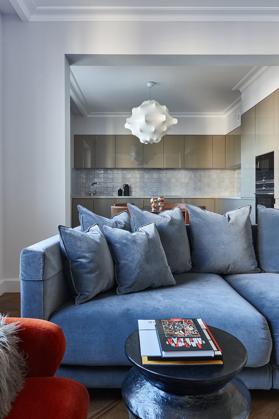 Фотография: Гостиная в стиле Современный, Квартира, Проект недели, Москва, Новая Москва, 3 комнаты, Более 90 метров, Монолитно-кирпичный, Вера Савельева, ЖК "Татьянин парк" – фото на INMYROOM