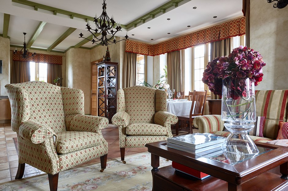 Фотография: Гостиная в стиле Прованс и Кантри, Дом, Проект недели, Подмосковье, Дом и дача, Московская область, 4 и больше, Более 90 метров, Елена Зорина – фото на INMYROOM