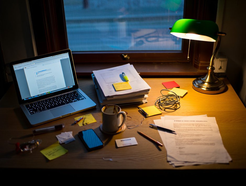 Фотография:  в стиле , психолог, LIFESTYLE, Перфекционизм как защитный механизм, Перфекционизм, советы психолога, Синдром самозванца у мам, Синдром самозванца, Как перестать сравнивать себя с другими в соцсетях, Как перестать сравнивать себя с другими, сравниваю себя, сравнение себя с другими, Синдром самозванца у женщин, почему успешные люди чувствуют себя обманщиками, Эффект Даннинга-Крюгера, как справиться с синдром самозванца – фото на INMYROOM