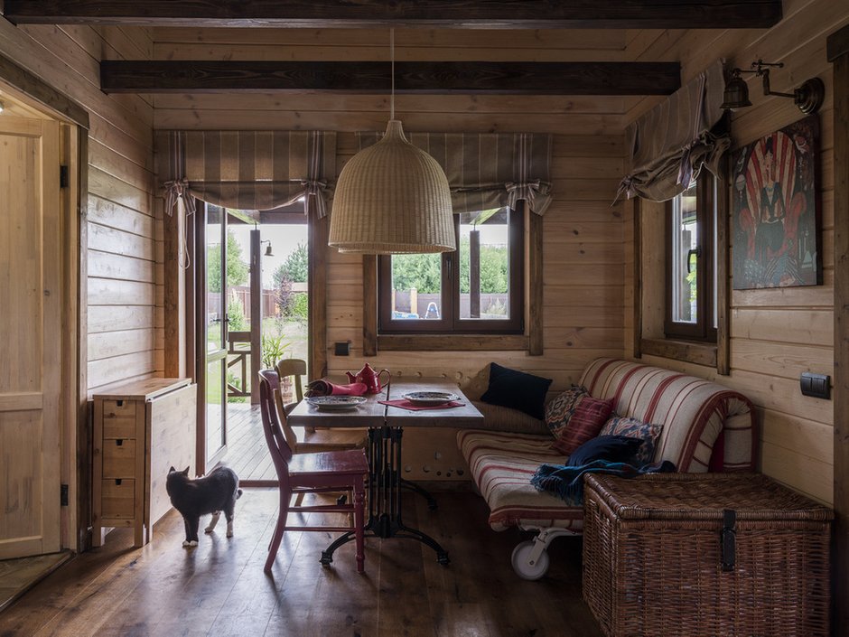 Фотография: в стиле , Дом, Переделка, Дача, как декорировать загородный дом, интерьер дома, дача в русском стиле, интерьер загородного дома, как обустроить загородный дом, как оформить дом, дизайн интерьера загородного дома, как оформить дачный дом, маленький загородный дом, необычный загородный дом, до 40 метров, дизайн загородного дома, дача дизайн, дизайн дачи, дизайн дачного дома, интерьер дачного дома, переделка дачного дома, загородный дом дизайн, ремонт дачи, дом загородный – фото на INMYROOM