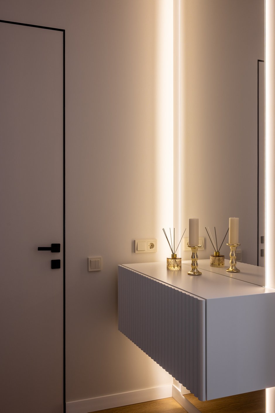 Фотография: в стиле , Современный, Малогабаритная квартира, Квартира, Проект дня, Москва, Монолитный дом, 1 комната, до 40 метров, Евгения Акимова, фото интерьера, дизайн интерьера фото – фото на INMYROOM