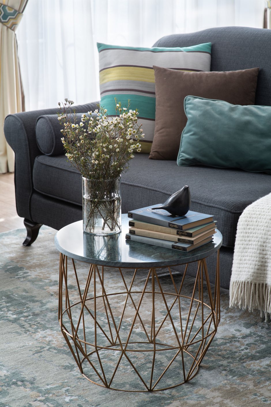 Фотография: Гостиная в стиле Классический, Современный, Дом, Проект недели, Анна Крапивко, Кирпичный дом, 4 и больше, Более 90 метров – фото на INMYROOM