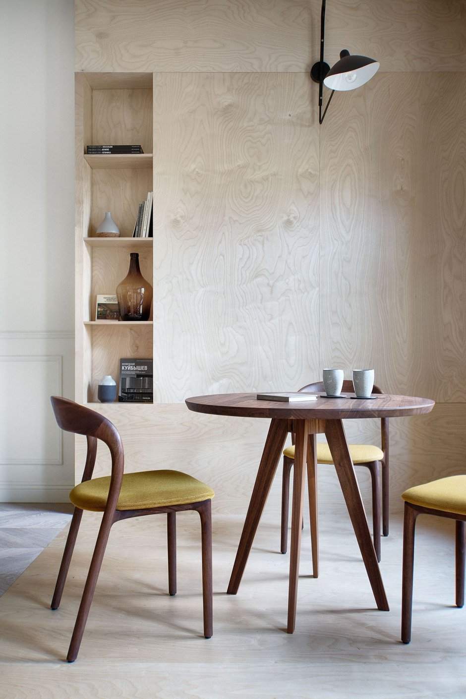 Фотография: Кухня и столовая в стиле Минимализм, Эко, Эклектика, Квартира, Проект недели, Санкт-Петербург, Кирпичный дом, 4 и больше, Более 90 метров, INT2architecture – фото на INMYROOM