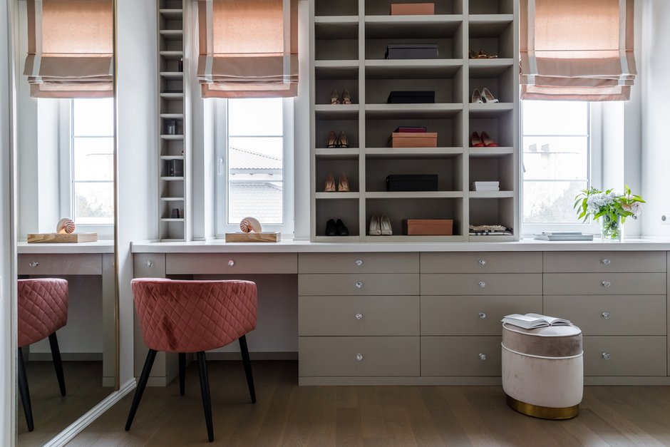 Фотография: Гардеробная в стиле Современный, Дом, Проект недели, Дом и дача, 4 и больше, Более 90 метров, Анна Акопян, Анапа – фото на INMYROOM