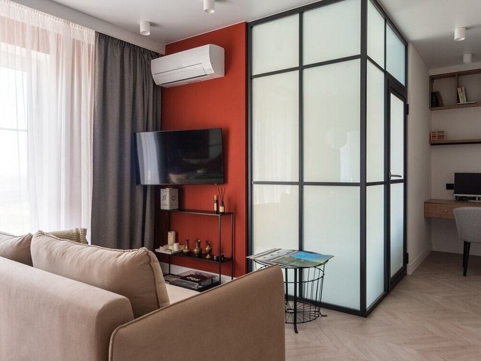 Фотография:  в стиле , Студия, Интерьер комнат, Интерьерный стиль, Дизайн интерьера, Советы, без перепланировки, интерьер однушки, как оформить интерьер двушки, интерьер двушки, как сдлеать интерьер однушки комфортным, как из однушки сделать двушку, сделать из однушки двушку, 1 комната, 2 комнаты, Как сделать из однушки двушку, Как сделать из однушки двушку без сноса стен, без сноса стен – фото на INMYROOM