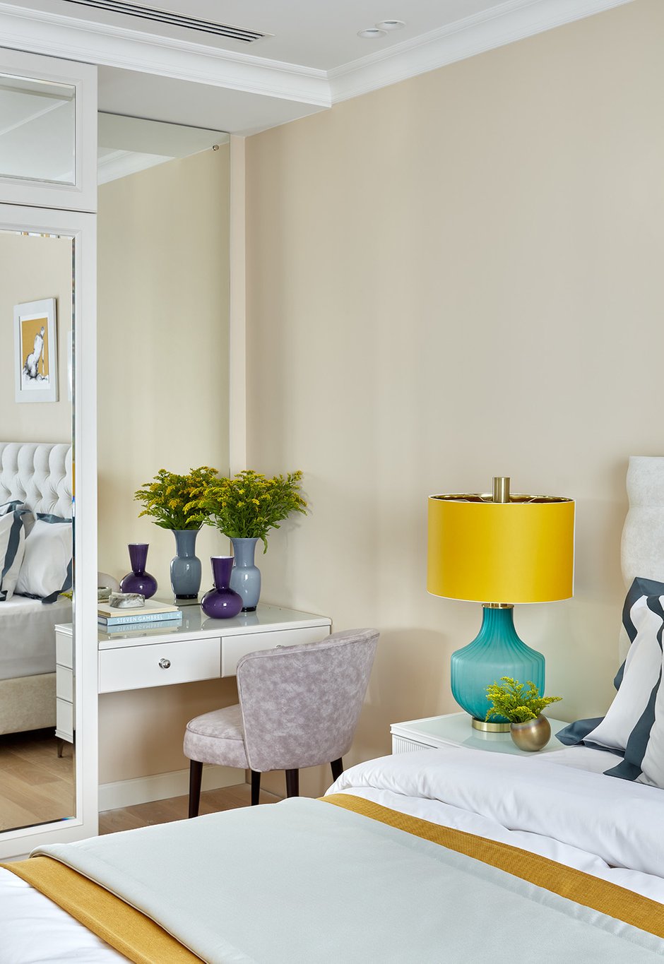 Фотография: Спальня в стиле Классический, Современный, Квартира, Проект недели, Москва, «Уютная квартира», Наталья Преображенская, 3 комнаты, Более 90 метров – фото на INMYROOM