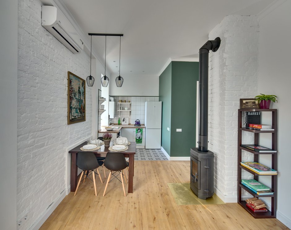 Фотография: Кухня и столовая в стиле Скандинавский, Эклектика, Малогабаритная квартира, Квартира, Проект недели, Киев, Старый фонд, Кирпичный дом, Майя Баклан, 2 комнаты, 40-60 метров – фото на INMYROOM