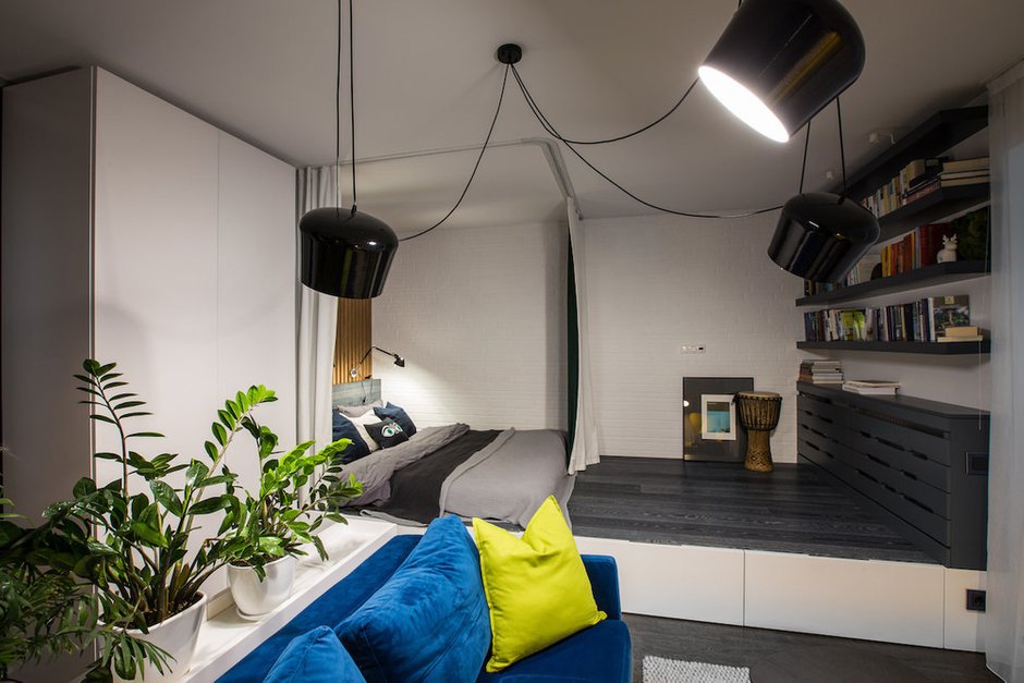 Фотография: Спальня в стиле Современный, Квартира, Проект недели, Черный, Желтый, Серый, Голубой, Коричневый, Беларусь, Минск, 1 комната, 40-60 метров, Женя Лыкасова – фото на INMYROOM