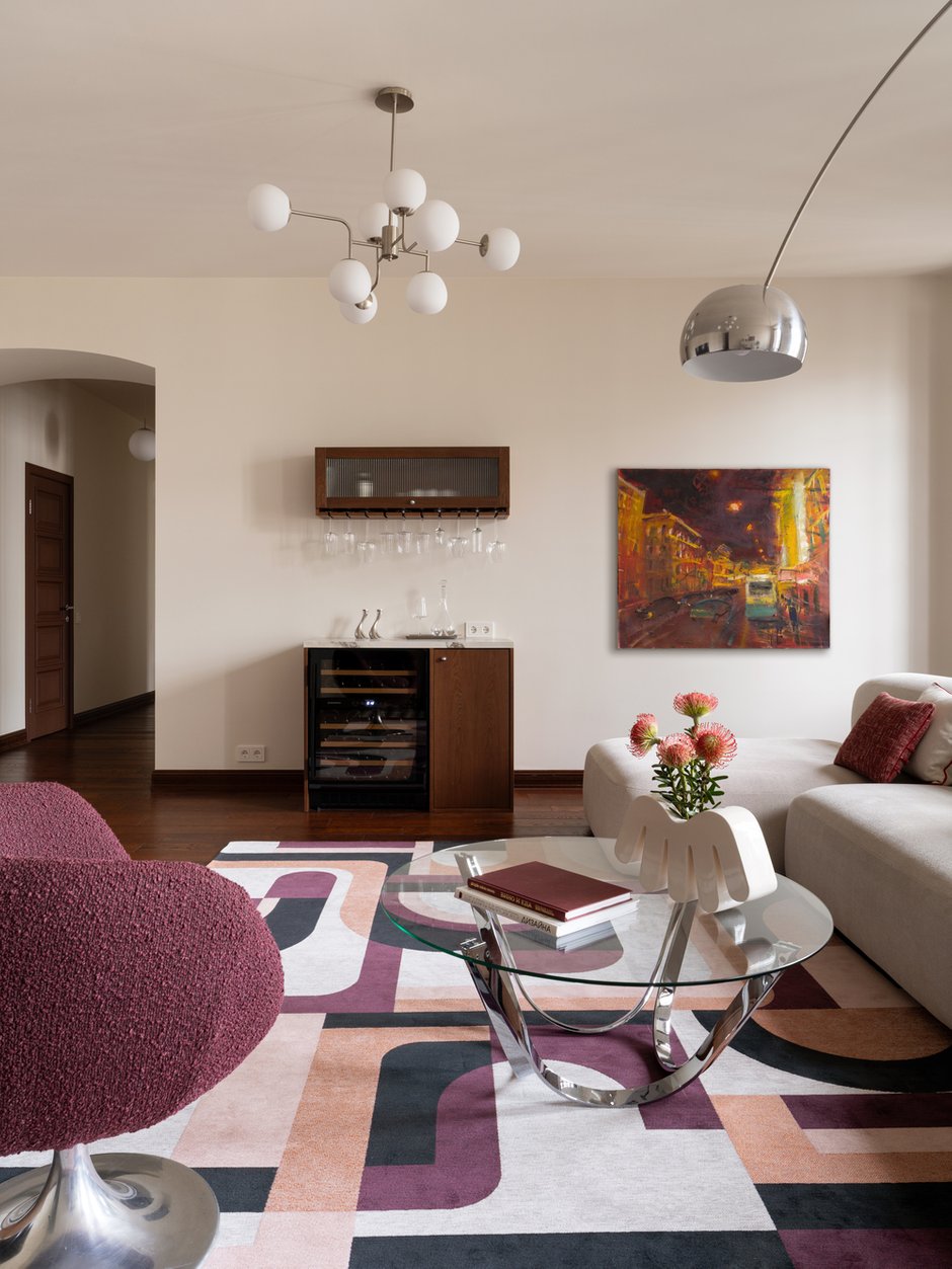 Фотография: Гостиная в стиле Современный, Квартира, Проект дня, Санкт-Петербург, Кирпичный дом, 2 комнаты, Более 90 метров, Эксклюзивные проекты, Мария Онучина, Иван Миняев, эклектика с элементами винтажа – фото на INMYROOM