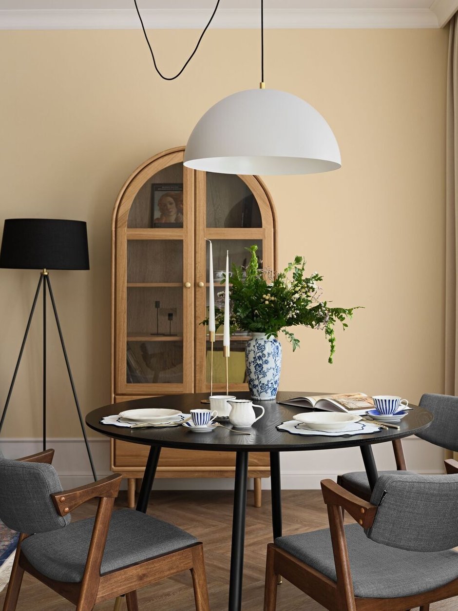 Фотография:  в стиле , Квартира, Проект дня, Новосибирск, Сталинка, 3 комнаты, 60-90 метров, ремонт сталинки, дизайн кухни в сталинке, современный/скандинавский, фото интерьера, дизайн интерьера фото, фото кухни, Анастасия Рыбина, Елена Дьяконова – фото на INMYROOM