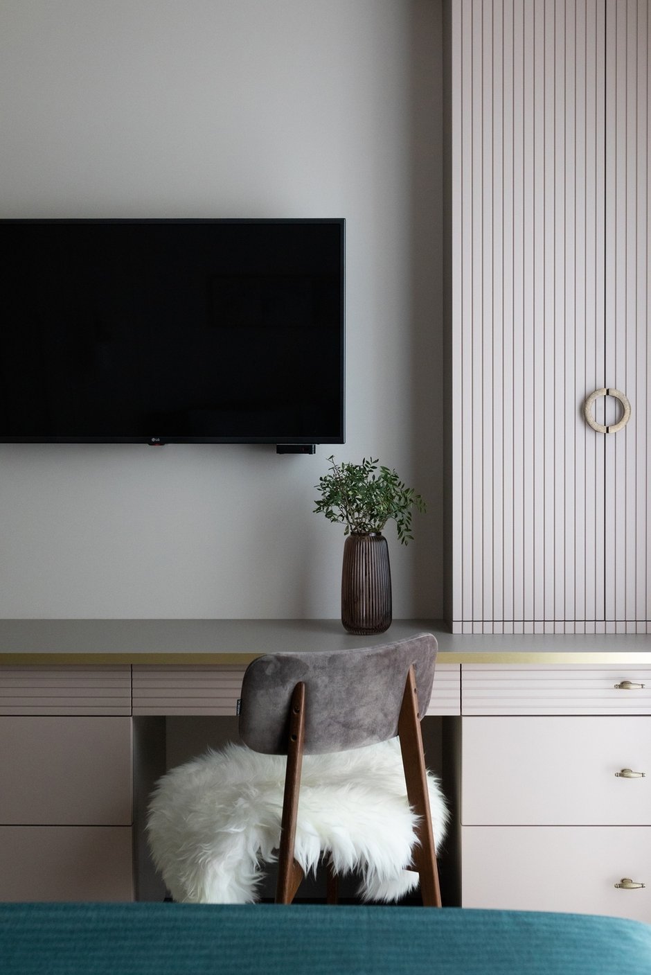 Фотография: Спальня в стиле Современный, Квартира, Проект недели, Санкт-Петербург, 4 и больше, Более 90 метров, Маргарита Леоро – фото на INMYROOM