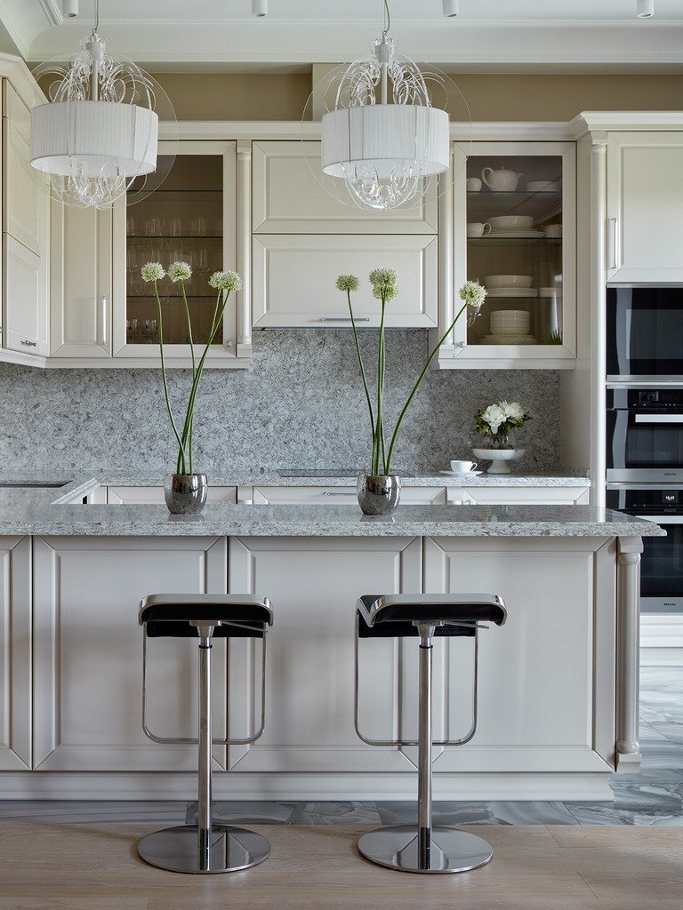 Фотография: Кухня и столовая в стиле Классический, Современный, Квартира, Проект недели, Химки, ЖК Олимпийская деревня Новогорск. Курорт, 3 комнаты, Более 90 метров, Монолитно-кирпичный, Алиса Шабельникова – фото на INMYROOM