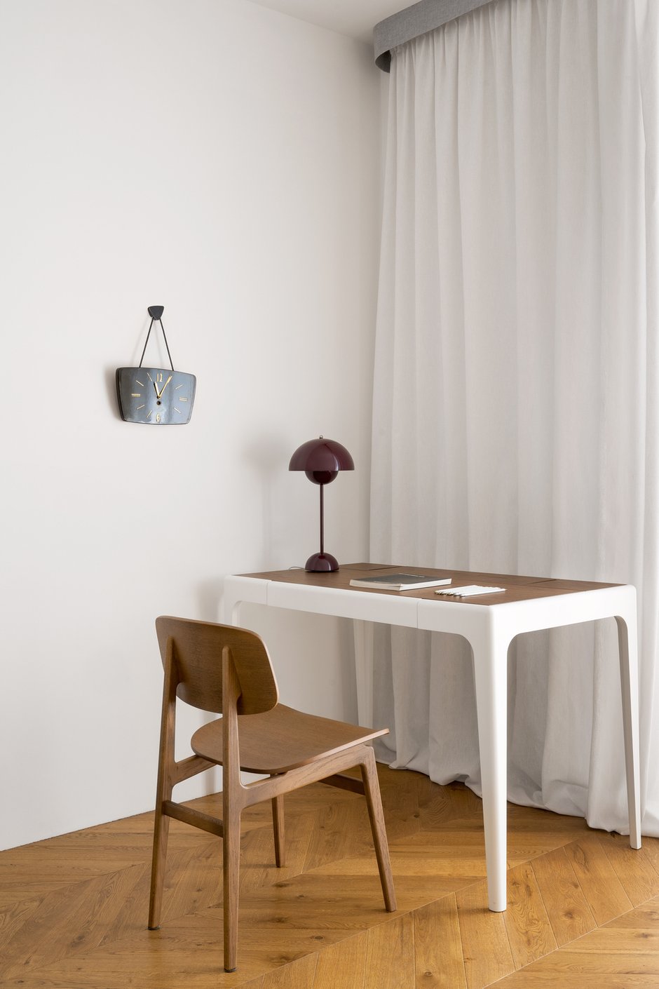 Фотография:  в стиле , Квартира, Проект дня, Москва, 3 комнаты, Более 90 метров, минимализм, современный, фото интерьера, дизайн интерьера фото, винтаж/ретро, Валерия Разумова – фото на INMYROOM