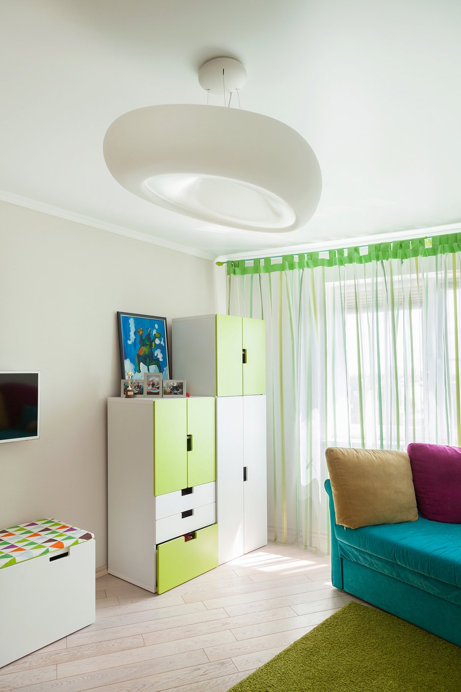 Фотография:  в стиле , Эклектика, Квартира, Дизайн интерьера, Archpole, DG Home, Miele, Белый, Проект недели, Черный, Коричневый, ИКЕА, отделка потолка, варианты перепланировки двухкомнатной квартиры, идеи перепланировки, перепланировка двушки, Deco Home, Little Greene, перепланировка трешки, MM Lampadari, гостиная-кухня дизайн, Долгопрудный, Fap, перепланировка санузла, HoryMa, Emil Ceramica, Кухни Германии, La Fabbrica, Albert & Shtein, Юлия Соловьева, объединить квартиры, И-155МК, черный потолок в интерьере – фото на INMYROOM