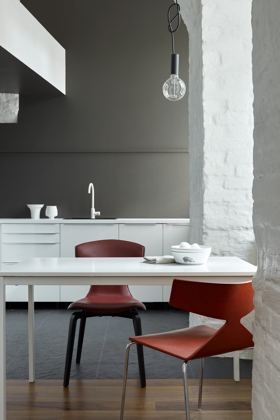 Фотография: Кухня и столовая в стиле Минимализм, Квартира, Проект недели, Москва, Старый фонд, 3 комнаты, 60-90 метров, Арсений Борисенко, za bor – фото на INMYROOM