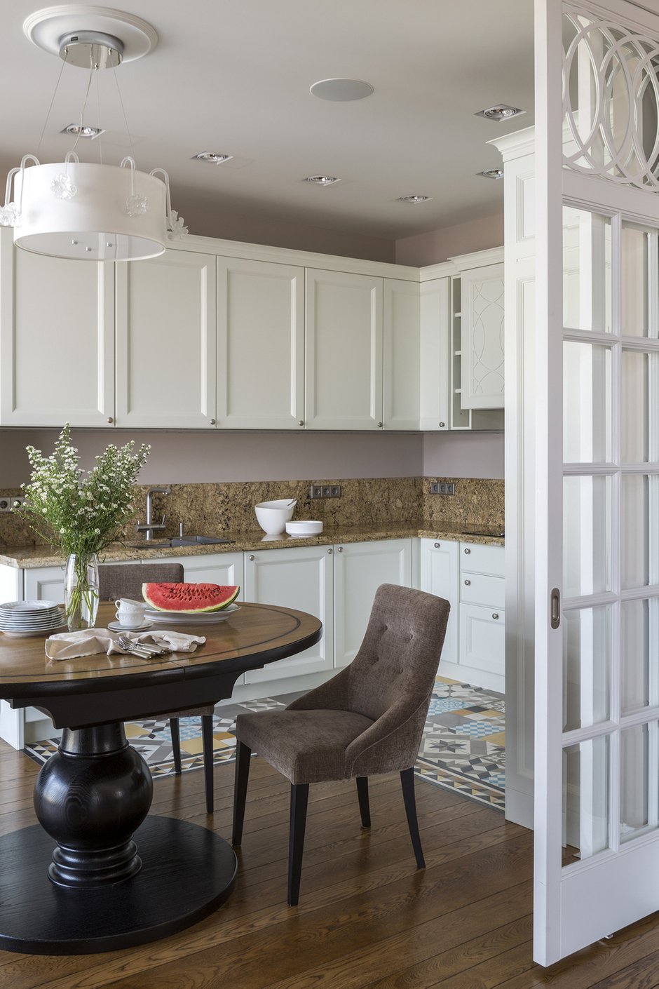 Фотография: Кухня и столовая в стиле Современный, Эклектика, Квартира, Проект недели, Москва, Михаил Свистунов, Монолитный дом, 4 и больше, Более 90 метров – фото на INMYROOM