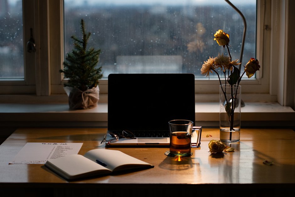 Фотография:  в стиле , Здоровье, Красота и здоровье, Депрессия, LIFESTYLE, усталость после пробуждения, усталость, осенняя депрессия, Осенняя хандра или депрессия, Хроническая усталость, усталость на работе, конец декабря, дедлайн, пассивность, Почему к концу года хочется все бросить, усталость под конец года – фото на INMYROOM