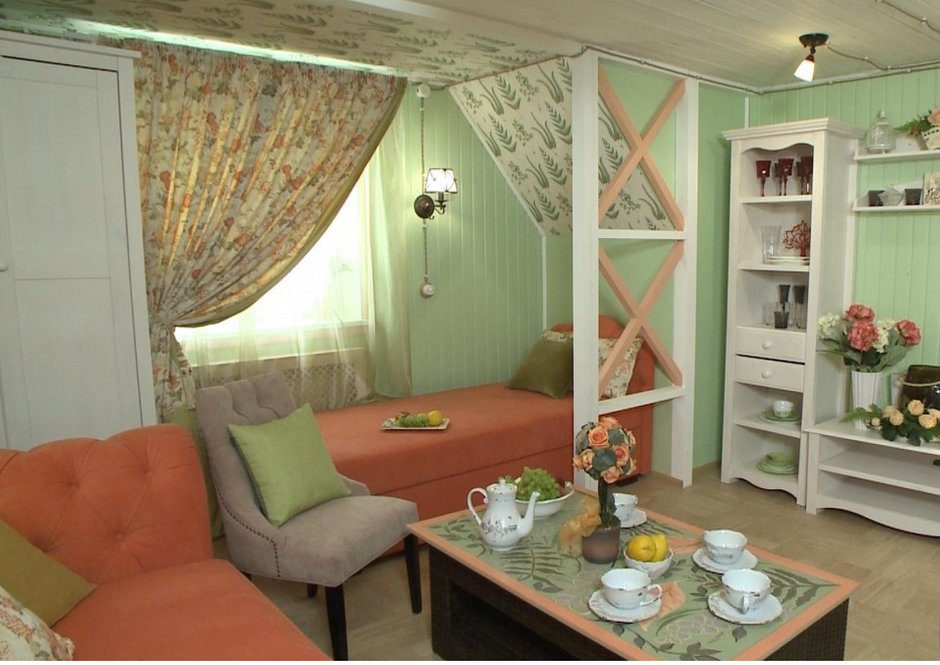 Фотография:  в стиле , Гостиная, Россия, Garda Decor, NEW LOOK, Дача, Бежевый, Коричневый, Подмосковье, Дом и дача, Фазенда, ENS Group, Home Melody, Luminarc, Maytoni, Bironi, Fabio Home, гостиная с камином, «Веренд-Дизайн», Terra Fiori, «Дом Мебели», O-Design, как оформить гостиную на даче, интерьер гостиной на даче – фото на INMYROOM