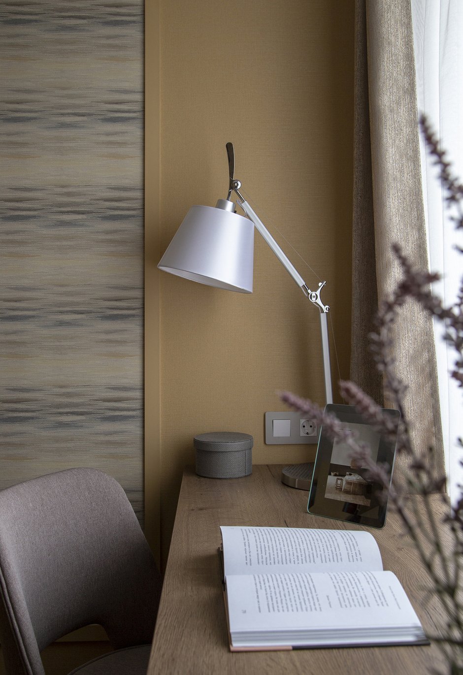 Фотография: Кабинет в стиле Современный, Квартира, Проект дня, Санкт-Петербург, Кирпичный дом, 3 комнаты, 40-60 метров, Елена Пылина – фото на INMYROOM