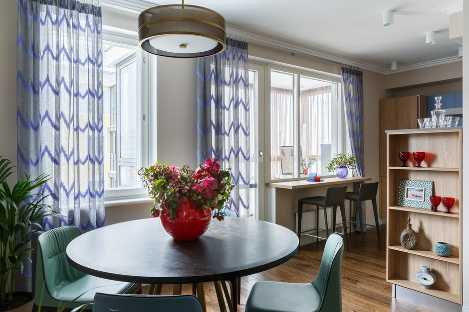 Фотография: Кухня и столовая в стиле Современный, Эклектика, Квартира, Проект недели, Санкт-Петербург, Монолитный дом, 3 комнаты, 60-90 метров, Наталья Кацуцевичус – фото на INMYROOM