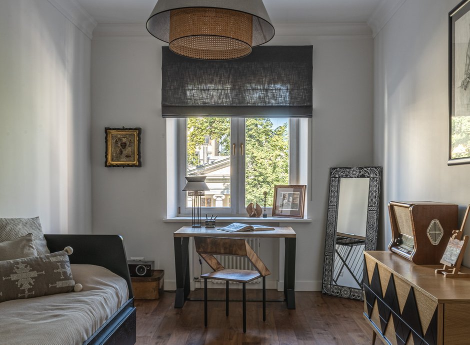 Фотография: Кабинет в стиле Скандинавский, Современный, Эклектика, Квартира, Проект дня, Москва, Сталинка, Кирпичный дом, 3 комнаты, 60-90 метров, эклектичный с элементами этники и современного дизайна, Екатерина Евтихиева – фото на INMYROOM