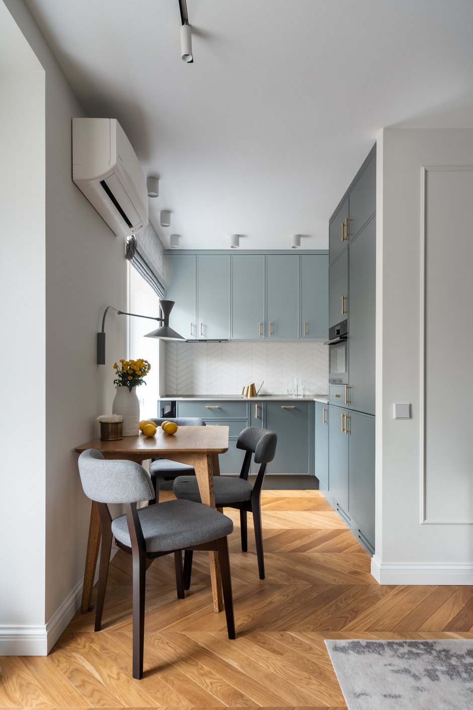 Фотография:  в стиле , Кухня и столовая, Квартира, Переделка, дизайн маленькой кухни, маленькая кухня, как объединить кухню с гостиной, кухня-гостиная дизайн, как оформить интерьер кухни, интерьер кухни, 2 комнаты, 40-60 метров – фото на INMYROOM