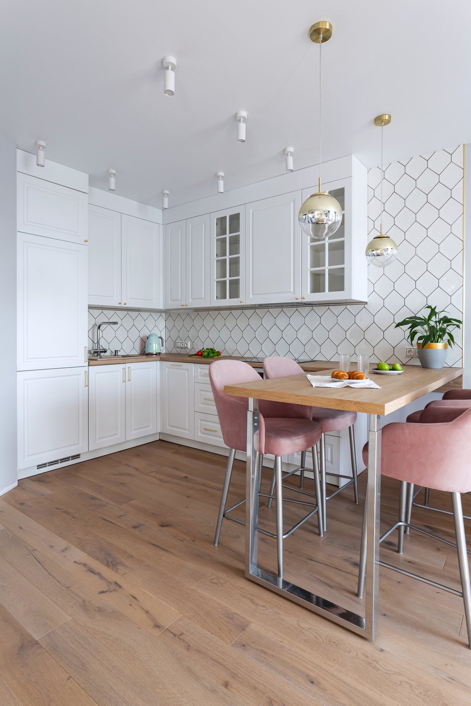 Фотография: Кухня и столовая в стиле Современный, Квартира, Проект дня, Москва, Татьяна Иванова, 2 комнаты, 40-60 метров – фото на INMYROOM