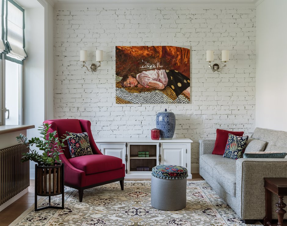 Общее пространство максимально открытое, просторное, трансформируемое. Супруги в домашних условиях с приглашенным тренером регулярно занимаются пилатесом.