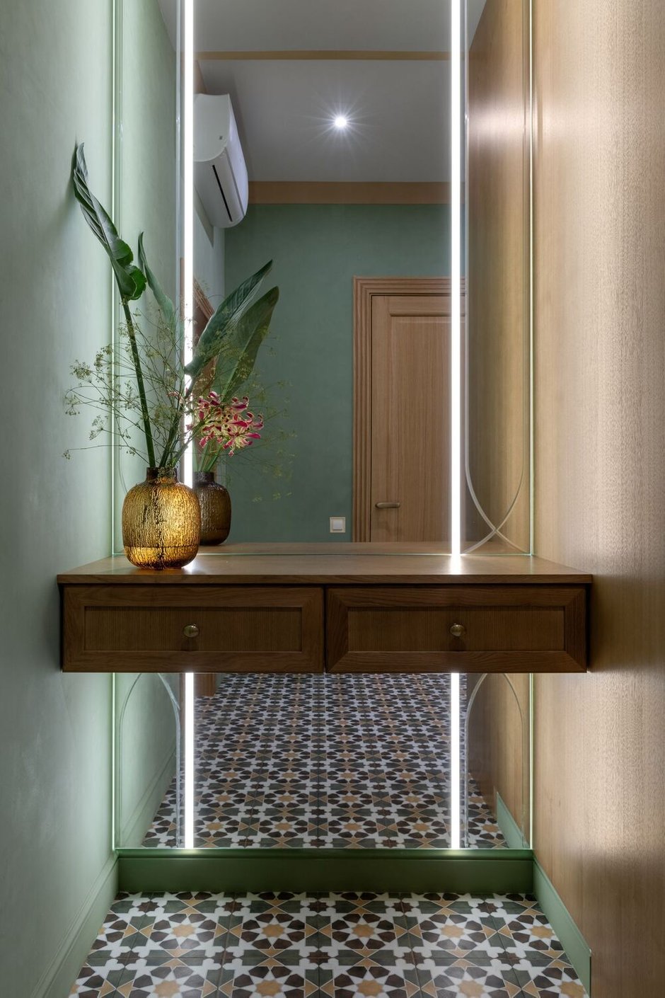 Фотография:  в стиле , Эклектика, Квартира, Проект дня, Ростов-на-Дону, 3 комнаты, Более 90 метров, Эксклюзивные проекты, Алла Пляшник, Виктория Щербакова – фото на INMYROOM