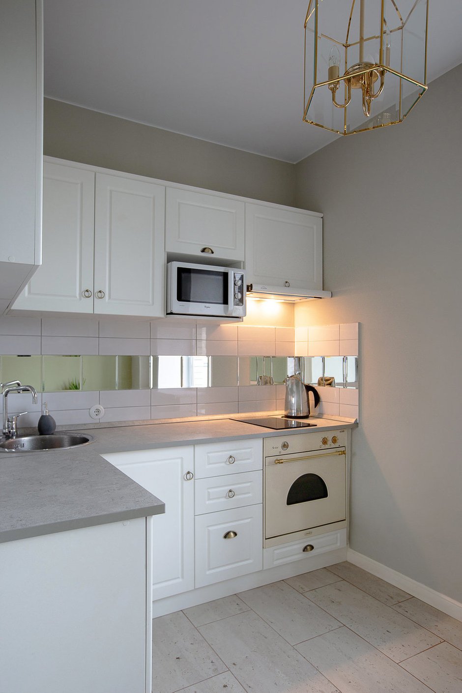 Фотография: Кухня и столовая в стиле Современный, Малогабаритная квартира, Квартира, Проект недели, Москва, 1 комната, до 40 метров, Некрасовка, Александр Максимов – фото на INMYROOM