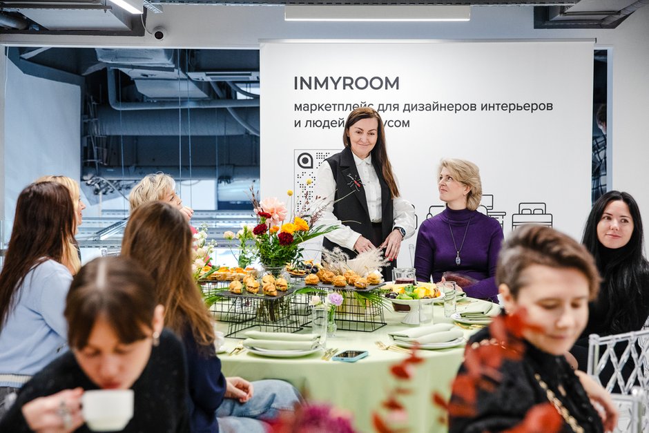Фотография:  в стиле , Гид, Завтрак, встреча, деловой завтрак – фото на INMYROOM