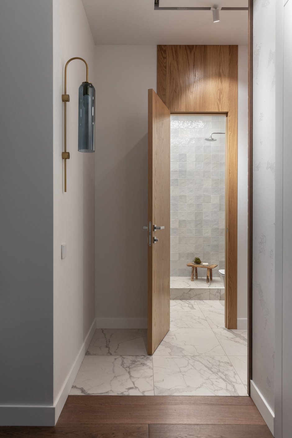 Фотография: Ванная в стиле Современный, Дом, Проект дня, Дом и дача, Ленинградская область, 4 и больше, Более 90 метров, Светлана Куксова, минимализм с элементами современного дизайна – фото на INMYROOM