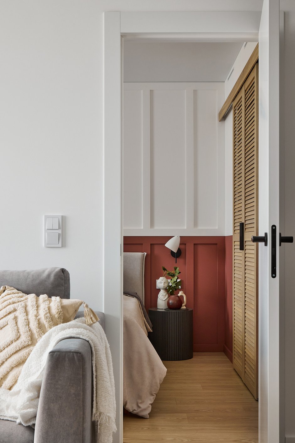 Фотография: Спальня в стиле Современный, Малогабаритная квартира, Проект недели, Хрущевка, 2 комнаты, 40-60 метров – фото на INMYROOM