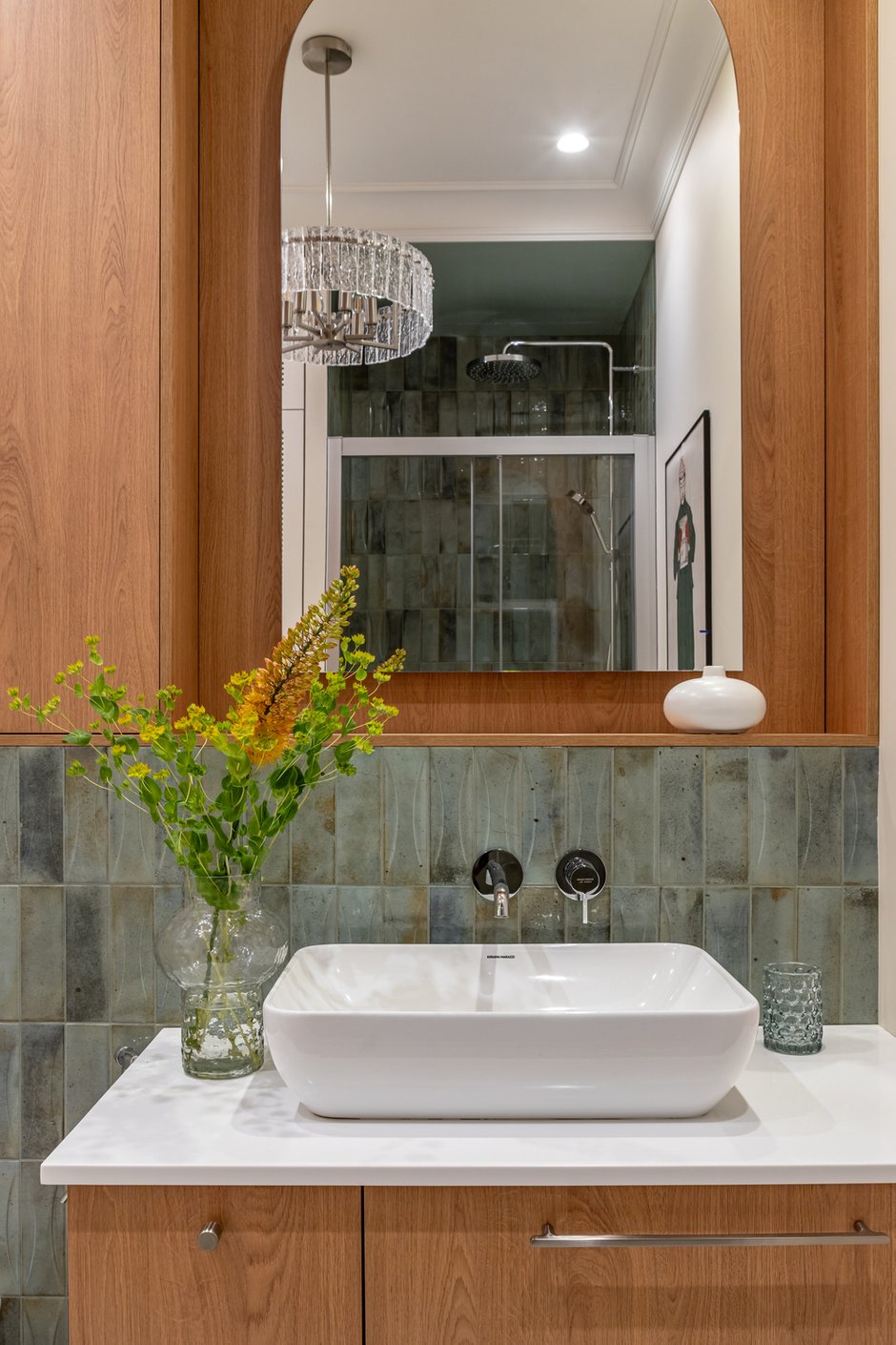 Фотография: Ванная в стиле Современный, Малогабаритная квартира, Квартира, Проект дня, Москва, Монолитный дом, 2 комнаты, до 40 метров, современный с элементами неоклассики – фото на INMYROOM