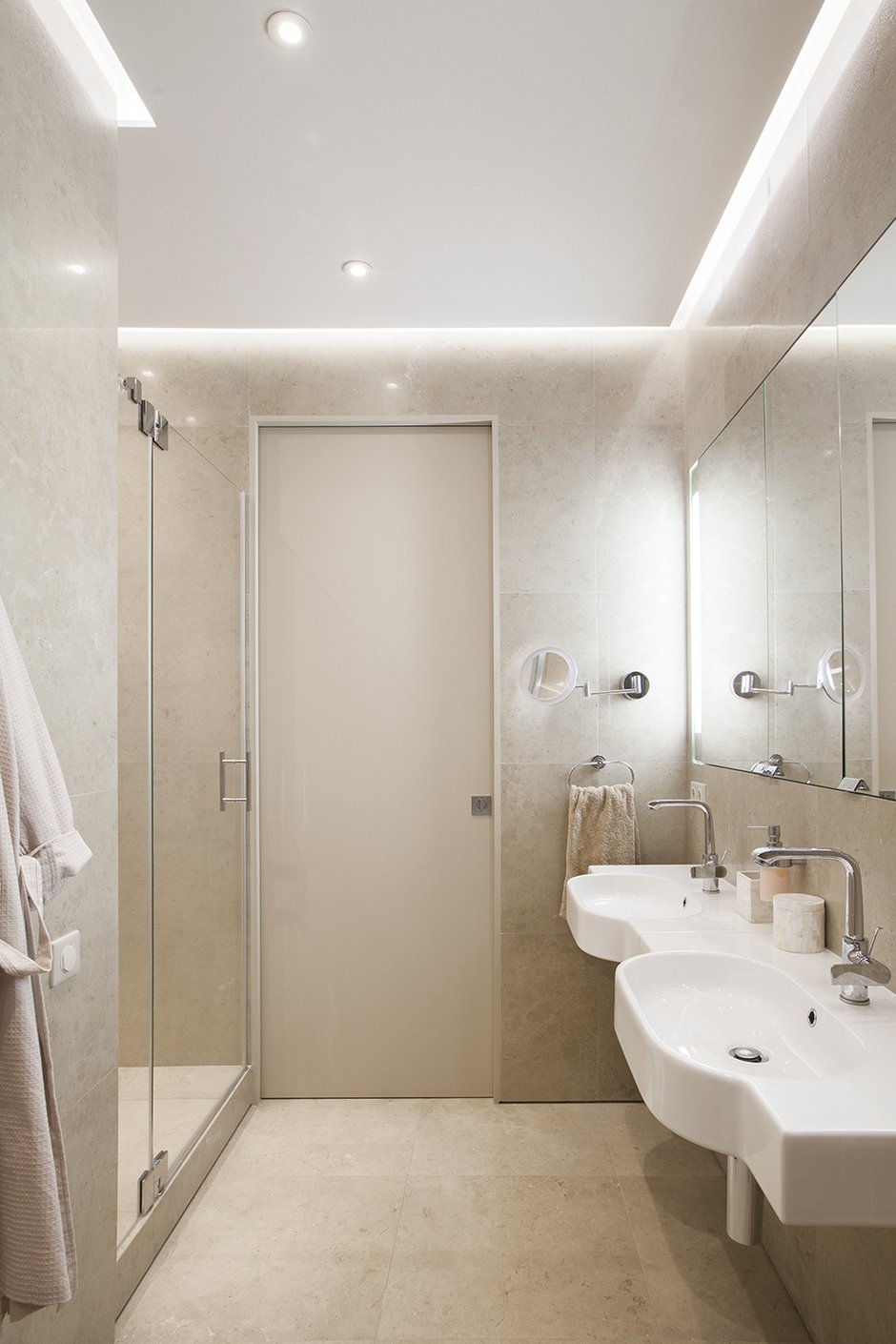 Фотография: Ванная в стиле Минимализм, Квартира, Проект недели, Москва, Эко, новостройка, Ариана Ахмад, Татьяна Карякина, Монолитный дом, 4 и больше, Более 90 метров – фото на INMYROOM