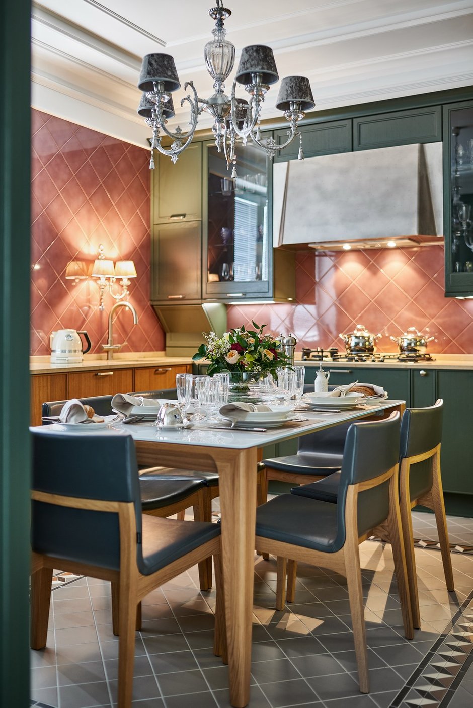 Фотография: Кухня и столовая в стиле Современный, Эклектика, Квартира, Проект недели, Калининград, 4 и больше, Более 90 метров, Виктория Лазарева – фото на INMYROOM