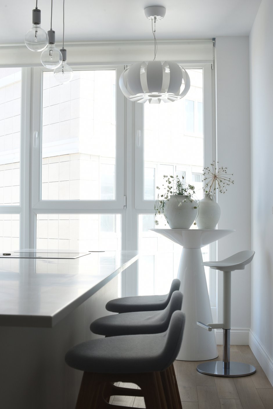 Фотография: Кухня и столовая в стиле Минимализм, Квартира, Проект недели, Новая Москва, Монолитный дом, 2 комнаты, 60-90 метров, Анна Эрман – фото на INMYROOM